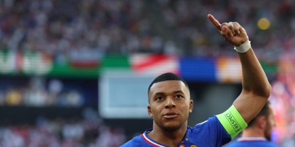 kaiyun-姆巴佩以27次队长身份代表法国队出场，持平齐达内历史纪录