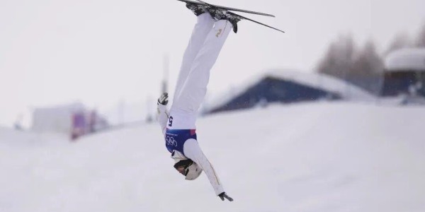 开云体育APP下载-第四金！王心迪与徐梦桃比翼双飞