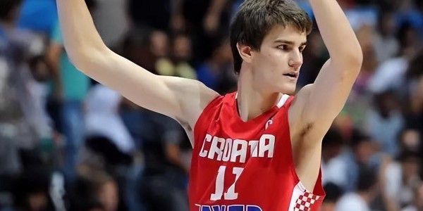 还记得他吗？第4顺位的欧洲天才，在NBA只打了4年，22岁彻底消失