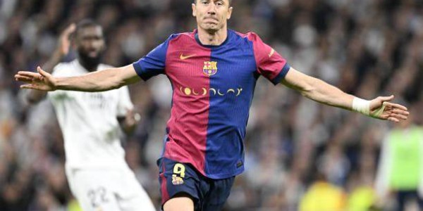 开云体育官网-【人物】两分钟两球打哑皇马！高龄莱万仍是高效神锋