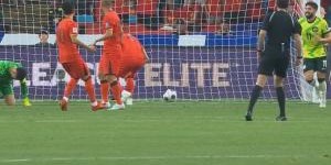 热议国足半场：噩梦一般，中场不设防伊万还上前锋；不惨案就行